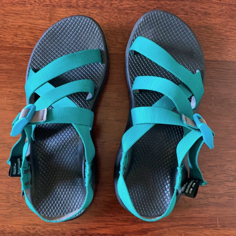 Chacos women’s size 8, teal green
